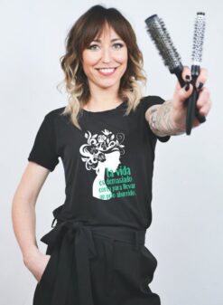 CAMISETA LA VIDA ES DEMASIADO CORTA