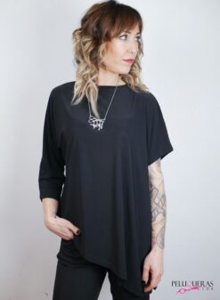 CAMISETA CORTE DESIGUAL